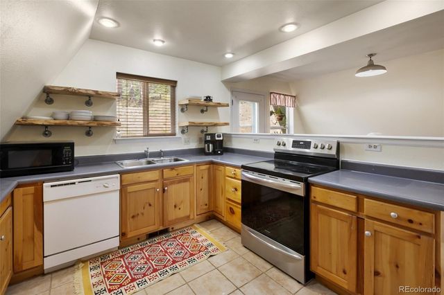 413 W Lake Drive, Divide, CO 80814