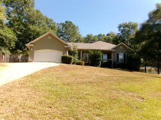 155 Hickory Tree Lane, Daleville, AL 36322