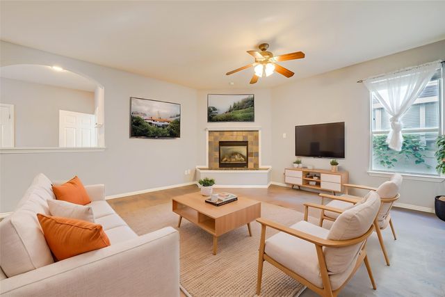 1316 Live Oak Lane, Savannah, TX 76227