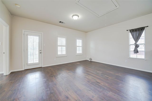 1316 Live Oak Lane, Savannah, TX 76227