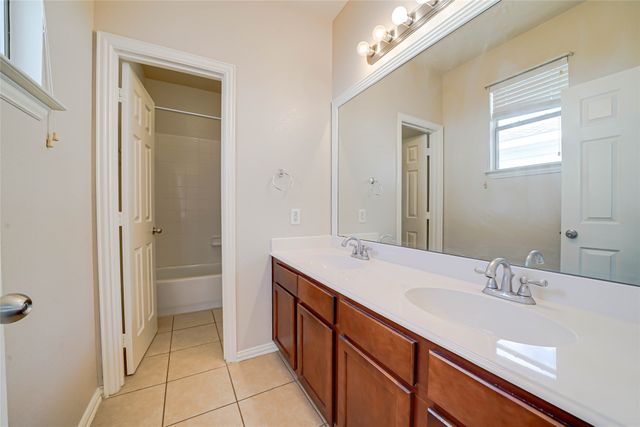 1316 Live Oak Lane, Savannah, TX 76227