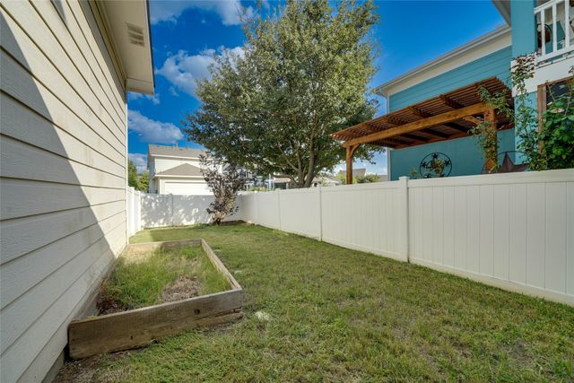 1316 Live Oak Lane, Savannah, TX 76227