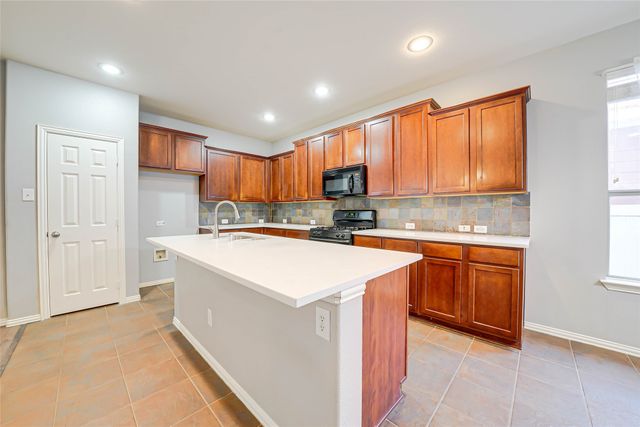1316 Live Oak Lane, Savannah, TX 76227