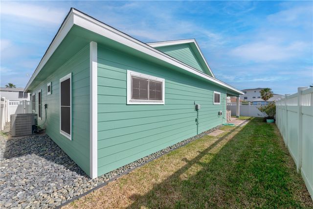 688 Morgan Circle, Port Aransas, TX 78373