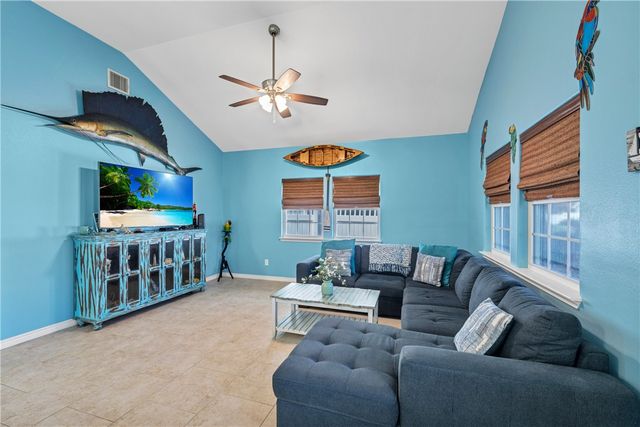 688 Morgan Circle, Port Aransas, TX 78373