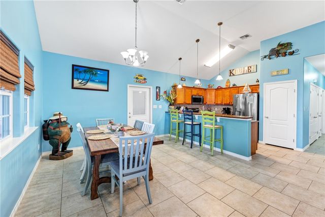 688 Morgan Circle, Port Aransas, TX 78373