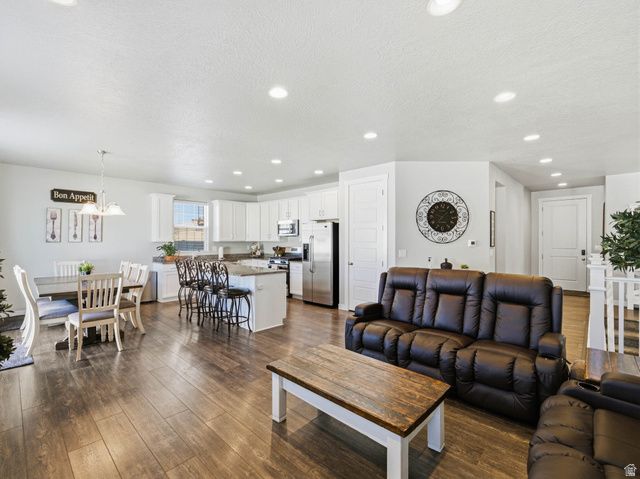 8014 S BARTON RIDGE RD, West Jordan, UT 84081