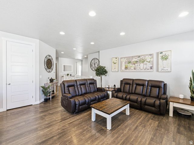 8014 S BARTON RIDGE RD, West Jordan, UT 84081