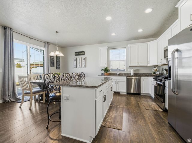 8014 S BARTON RIDGE RD, West Jordan, UT 84081