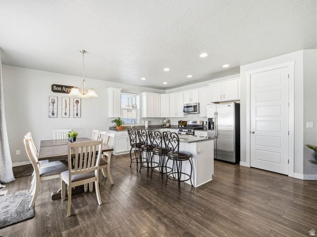 8014 S BARTON RIDGE RD, West Jordan, UT 84081