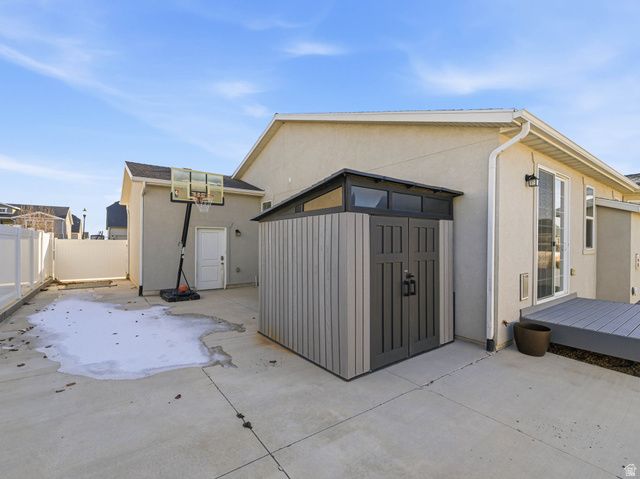 8014 S BARTON RIDGE RD, West Jordan, UT 84081