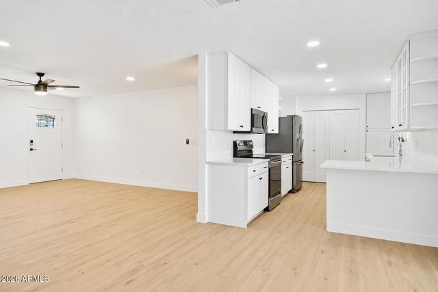 7616 E 3RD Street, Scottsdale, AZ 85251