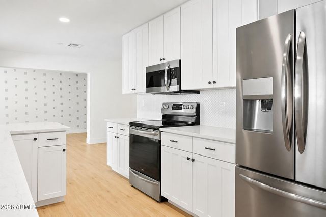 7616 E 3RD Street, Scottsdale, AZ 85251