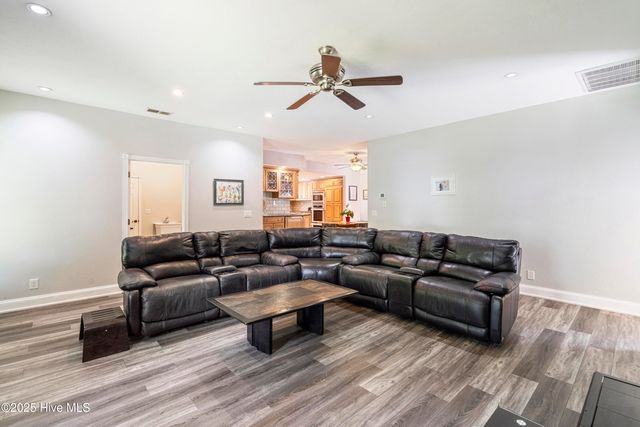147 Pine Needle Drive, Hampstead, NC 28443