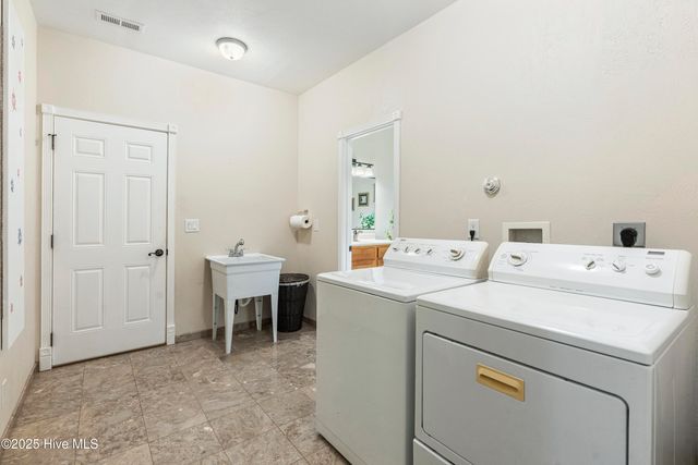 147 Pine Needle Drive, Hampstead, NC 28443