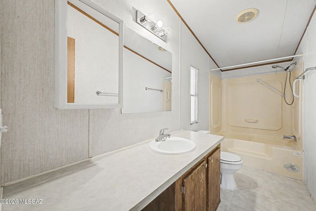 2870 E Cottonwood Club Lane, Tucson, AZ 85706