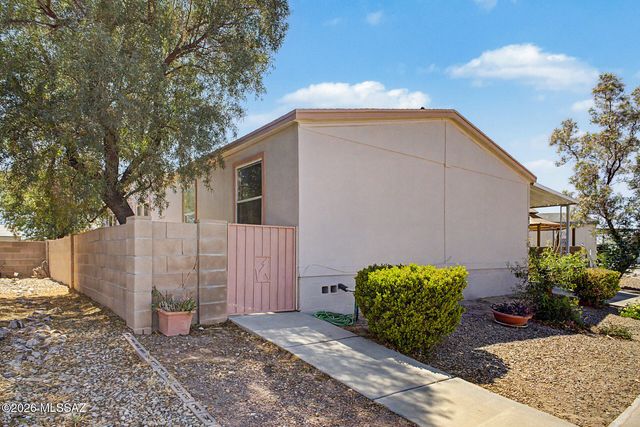 2870 E Cottonwood Club Lane, Tucson, AZ 85706