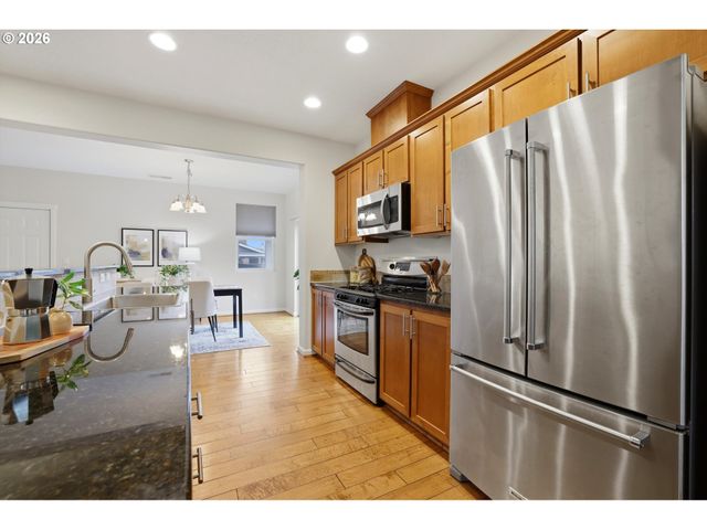 10564 Ne GATEWAY St, Hillsboro, OR 97006