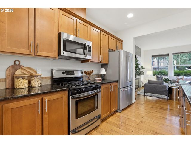 10564 Ne GATEWAY St, Hillsboro, OR 97006