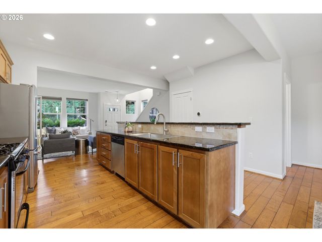 10564 Ne GATEWAY St, Hillsboro, OR 97006