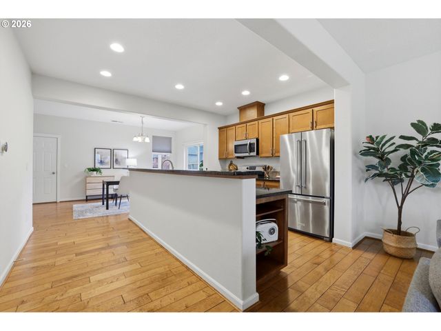 10564 Ne GATEWAY St, Hillsboro, OR 97006