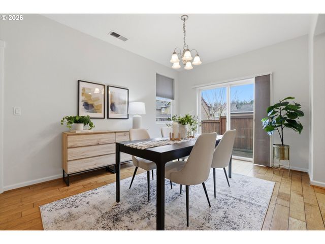 10564 Ne GATEWAY St, Hillsboro, OR 97006