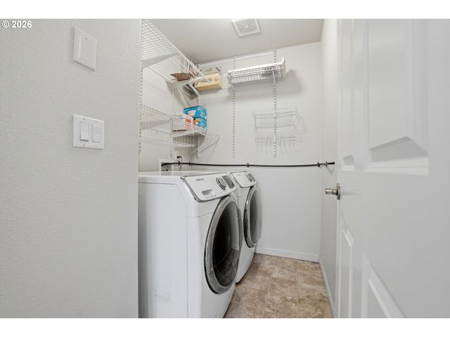 10564 Ne GATEWAY St, Hillsboro, OR 97006