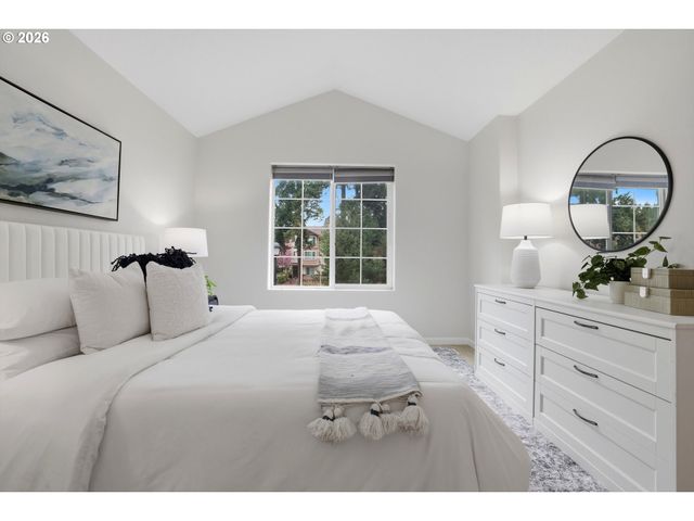 10564 Ne GATEWAY St, Hillsboro, OR 97006