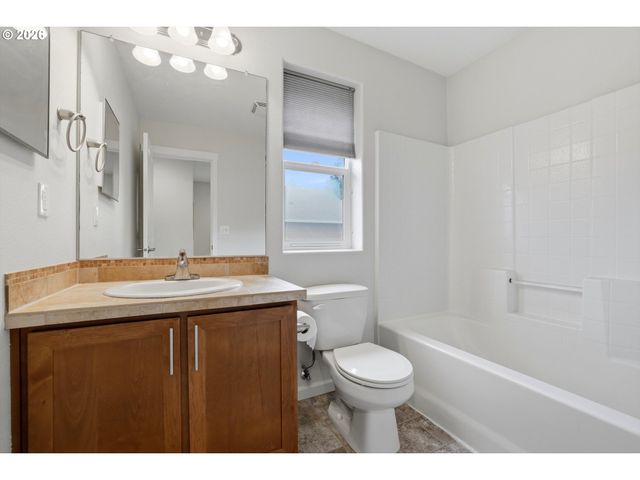 10564 Ne GATEWAY St, Hillsboro, OR 97006