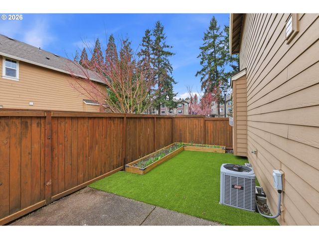 10564 Ne GATEWAY St, Hillsboro, OR 97006