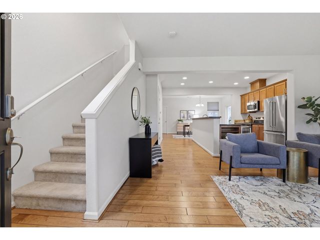 10564 Ne GATEWAY St, Hillsboro, OR 97006