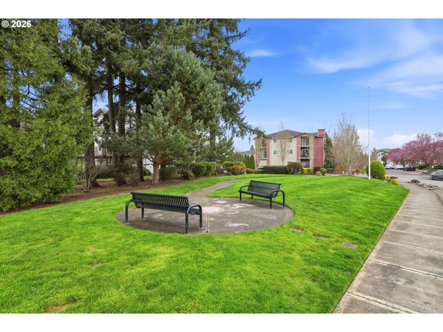 10564 Ne GATEWAY St, Hillsboro, OR 97006