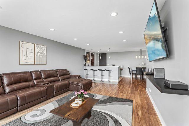 190 S Wood Dale Road 1105, Wood Dale, IL 60191