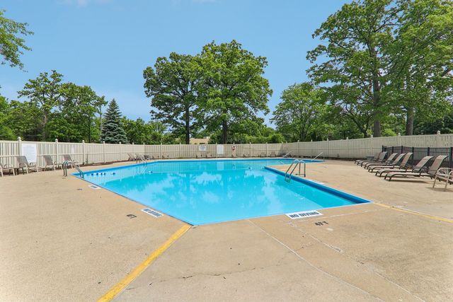 190 S Wood Dale Road 1105, Wood Dale, IL 60191