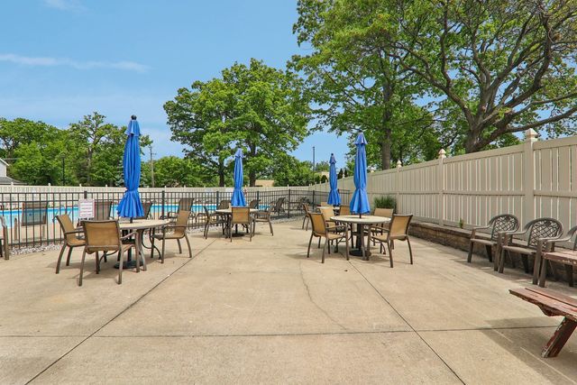 190 S Wood Dale Road 1105, Wood Dale, IL 60191