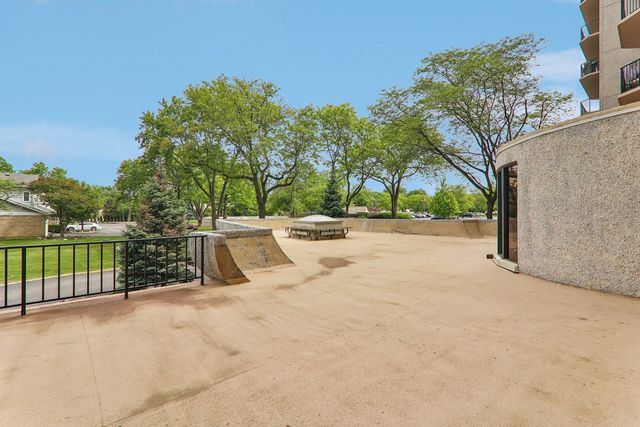190 S Wood Dale Road 1105, Wood Dale, IL 60191