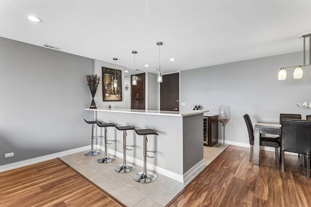 190 S Wood Dale Road 1105, Wood Dale, IL 60191