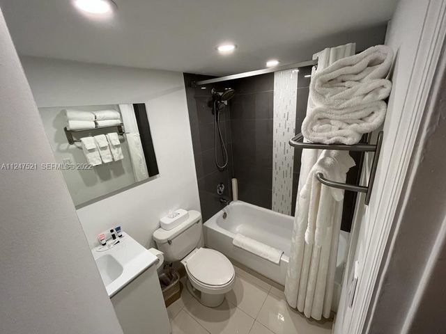 19201 Collins Avenue 218, Sunny Isles Beach, FL 33160