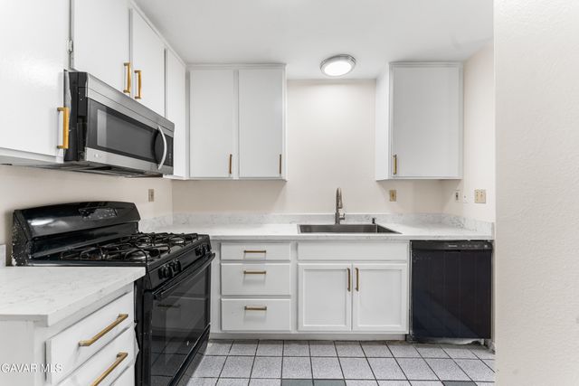 10730 Woodley Avenue Unit 7, Granada Hills, CA 91344