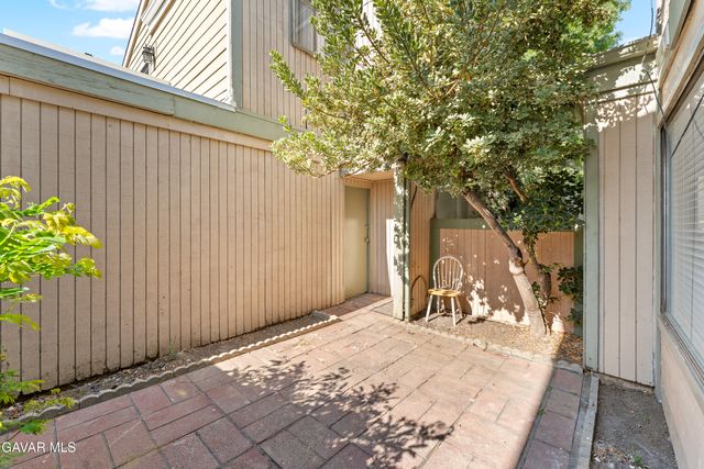 10730 Woodley Avenue Unit 7, Granada Hills, CA 91344