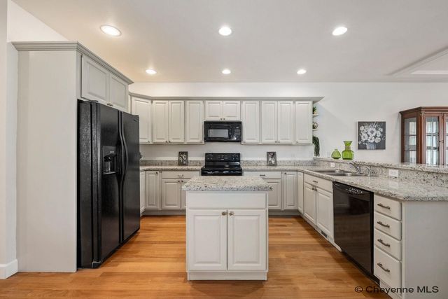 925 WHISPERING HILLS, Cheyenne, WY 82009