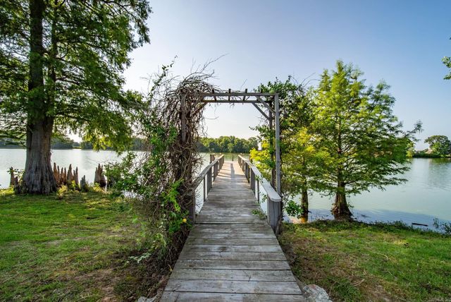 740 Mound View Drive, England, AR 72046