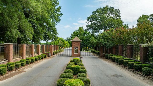 740 Mound View Drive, England, AR 72046