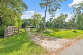 142 County Road 450, Dayton, TX 77535