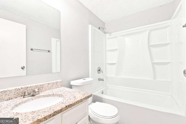 2078 Kimber Trail, Stone Mountain, GA 30088
