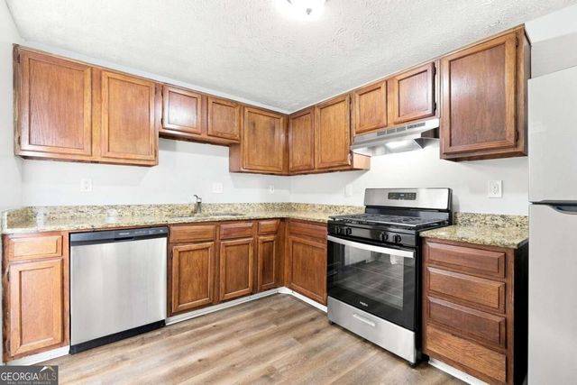 2078 Kimber Trail, Stone Mountain, GA 30088