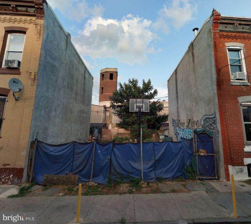 2821 N SWANSON ST, Philadelphia, PA 19134