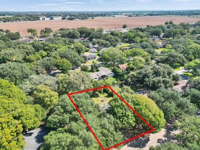 1215 Briar Lane, Wharton, TX 77488