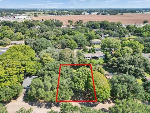 1215 Briar Lane, Wharton, TX 77488