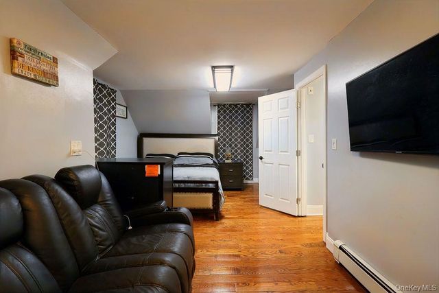 11 Chichester Rd, Huntington Station, NY 11746